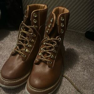 Brown Cabelas lace up boots